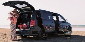 2019-Dodge-Grand-Caravan-Ext-Family-Beach